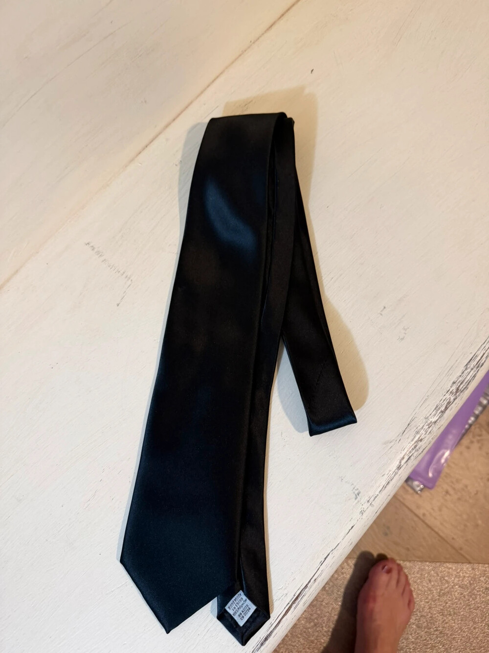 Geoffrey Beene classic black silk feeling tie